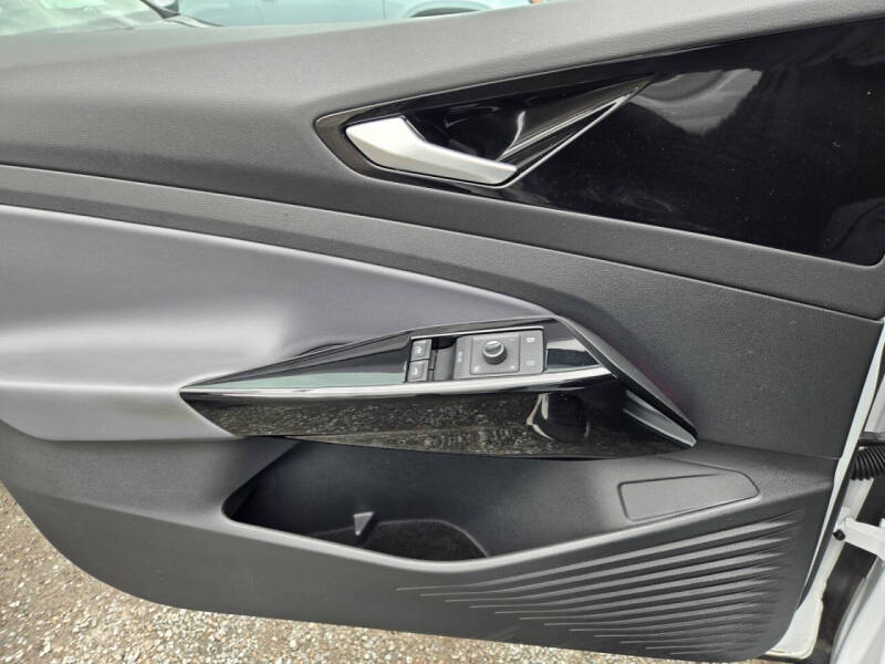 2022 Volkswagen ID.4 Pro