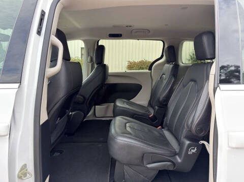 2020 Chrysler Pacifica Touring L