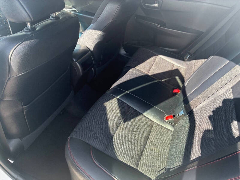 2016 Toyota Camry SE