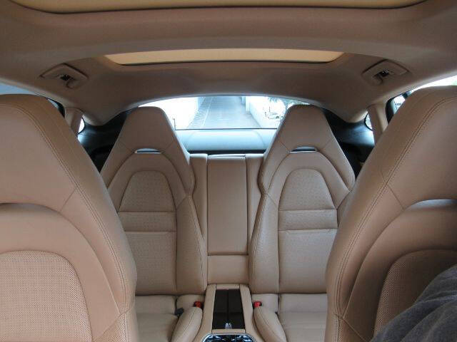 2019 Porsche Panamera 4