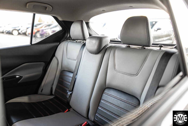 2021 Nissan Kicks SR