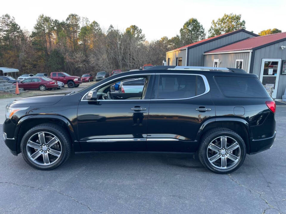 2017 GMC Acadia Denali's photo