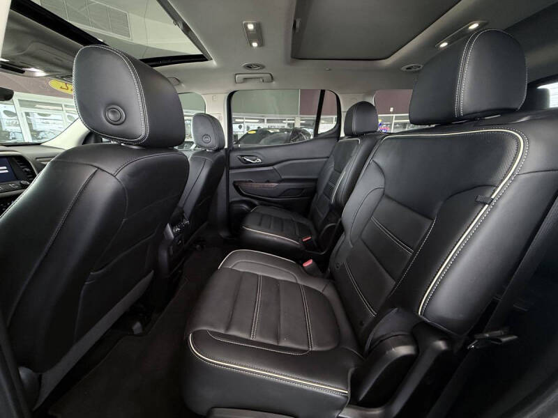 2022 GMC Acadia Denali