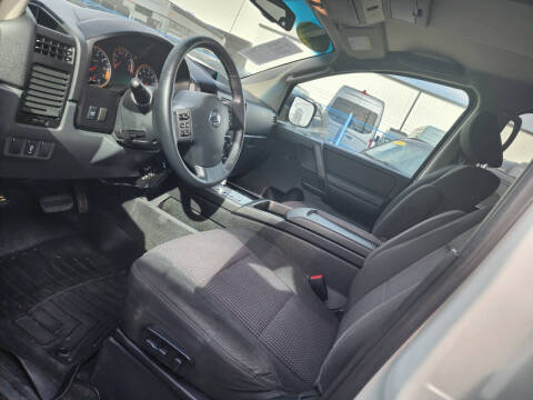 2011 Nissan Titan SV