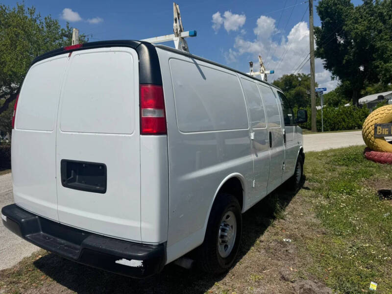 2017 Chevrolet Express 2500