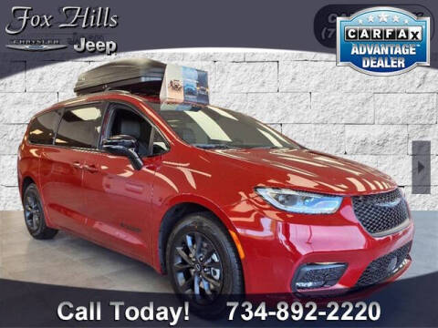 2025 Chrysler Pacifica Select