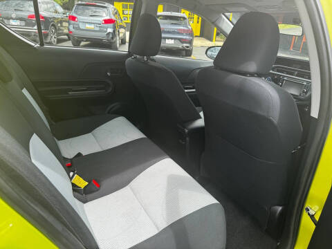 2015 Toyota Prius c Three