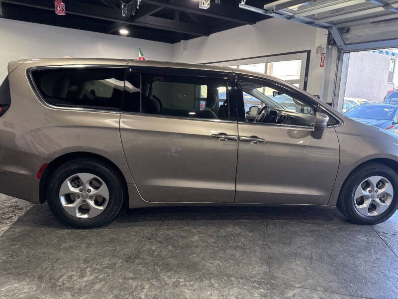 2018 Chrysler Pacifica Hybrid Touring Plus