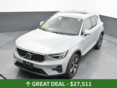 2025 Volvo XC40 B5 Core Bright Theme