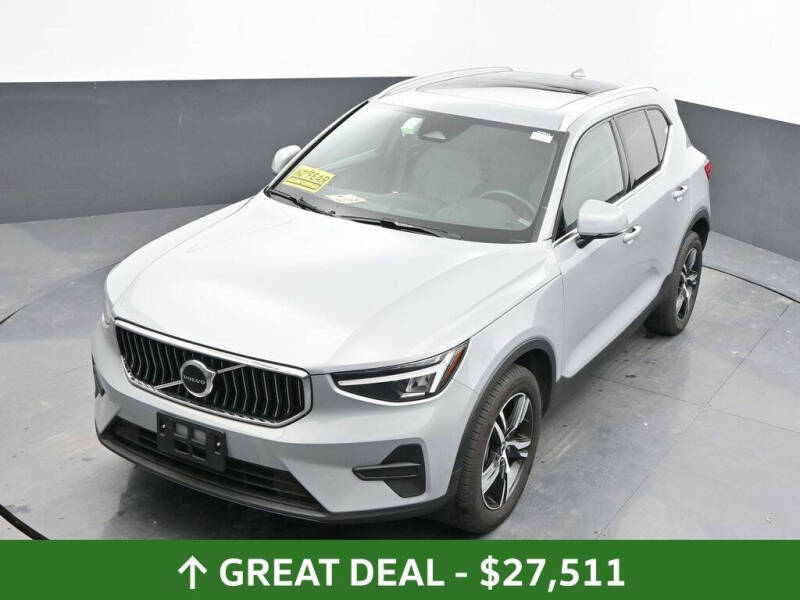 2025 Volvo XC40 B5 Core Bright Theme