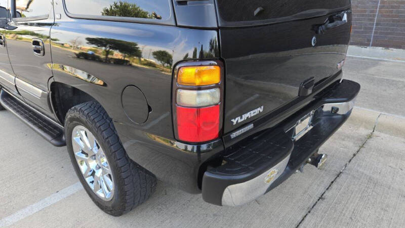 2004 GMC Yukon SLE - Photo 23