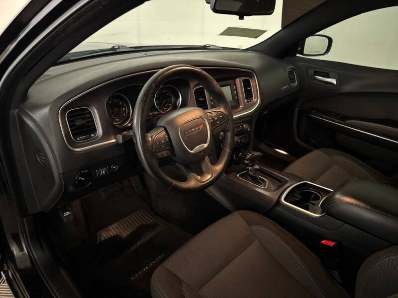 2017 Dodge Charger SE