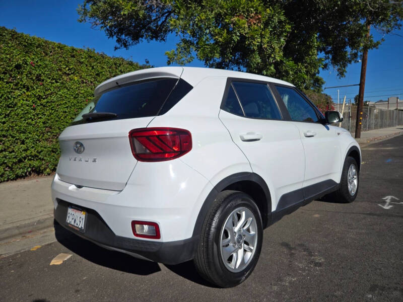 2022 Hyundai Venue SE