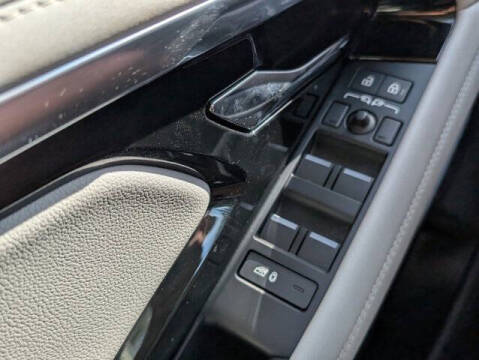 2023 Land Rover Range Rover Evoque P250 SE