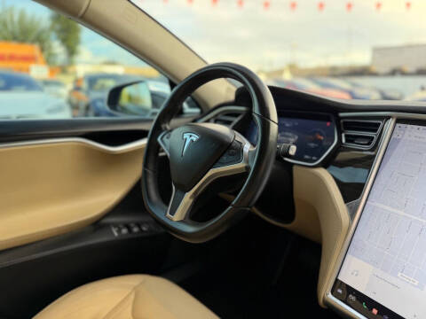 2016 Tesla Model S 90D