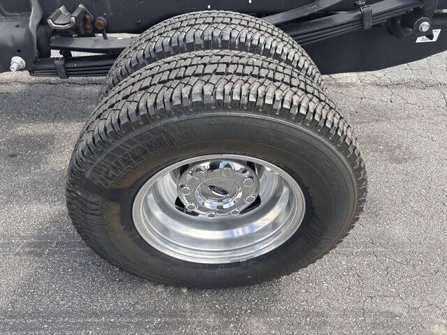 2025 Ford F-350 Super Duty XL