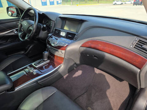 2015 Infiniti Q70 3.7