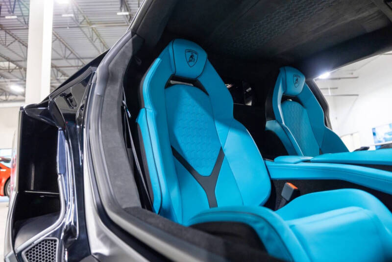 2025 Lamborghini Revuelto
