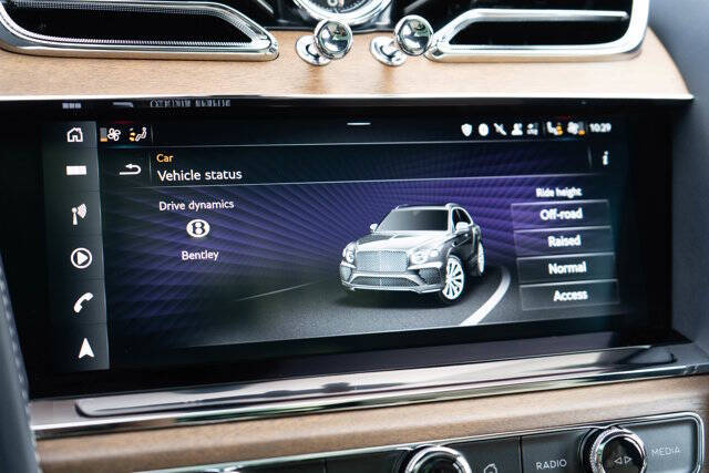 2023 Bentley Bentayga 21