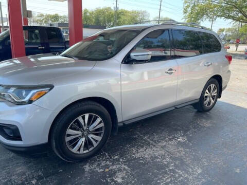 2017 Nissan Pathfinder for sale at Sunset Point Auto Sales & Car Rentals in Clearwater FL