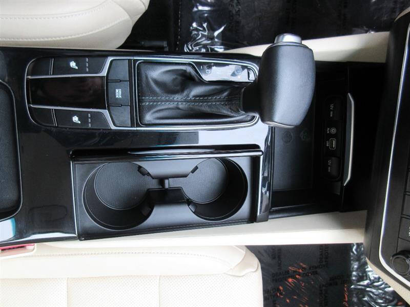 2019 Kia Cadenza Premium