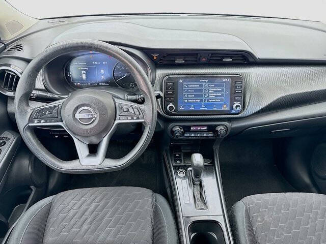 2022 Nissan Kicks SV