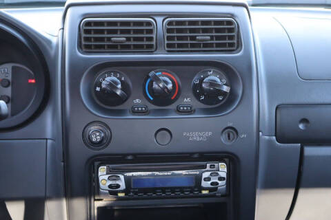 2003 Nissan Frontier Standard