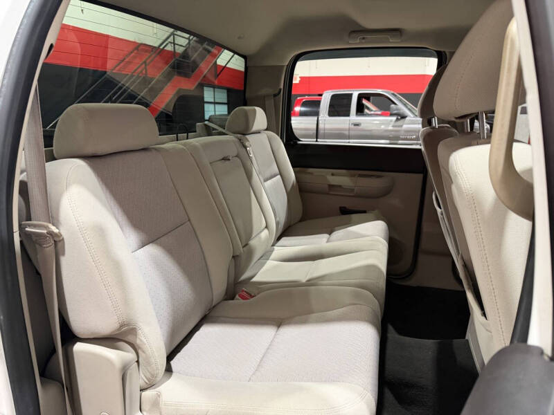 2011 Chevrolet Silverado 2500HD 1LT - Photo 13