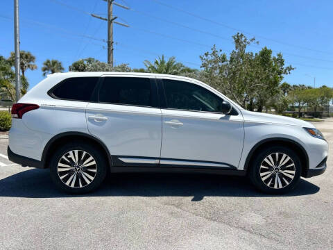 2019 Mitsubishi Outlander ES