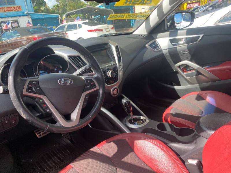 2012 Hyundai Veloster Base photo 8