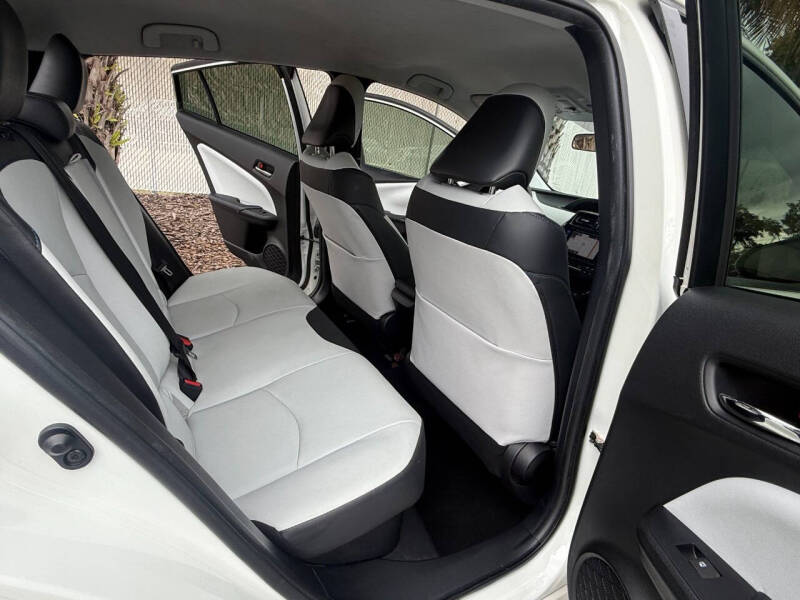 2017 Toyota Prius Three Touring