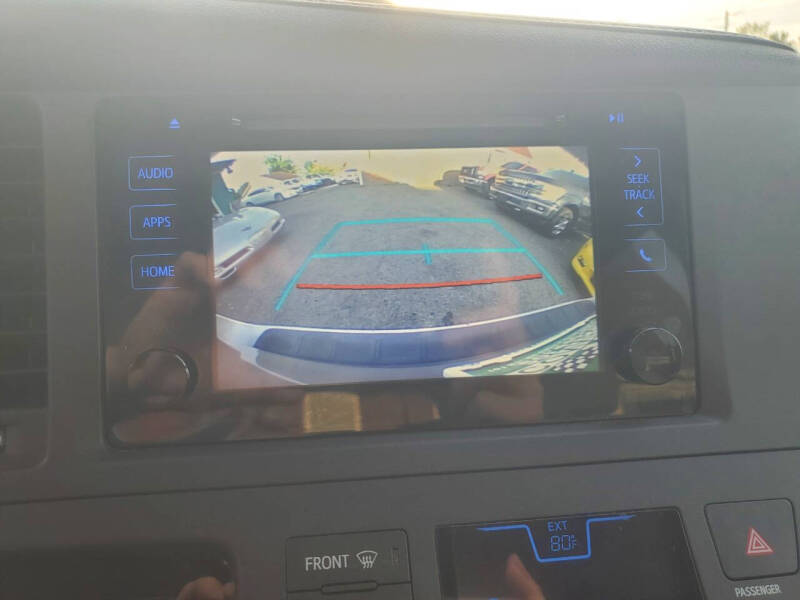 2017 Toyota Sienna XLE 8-Passenger