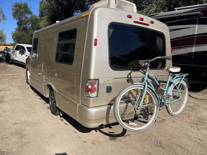 2004 Winnebago Rialta 22QD