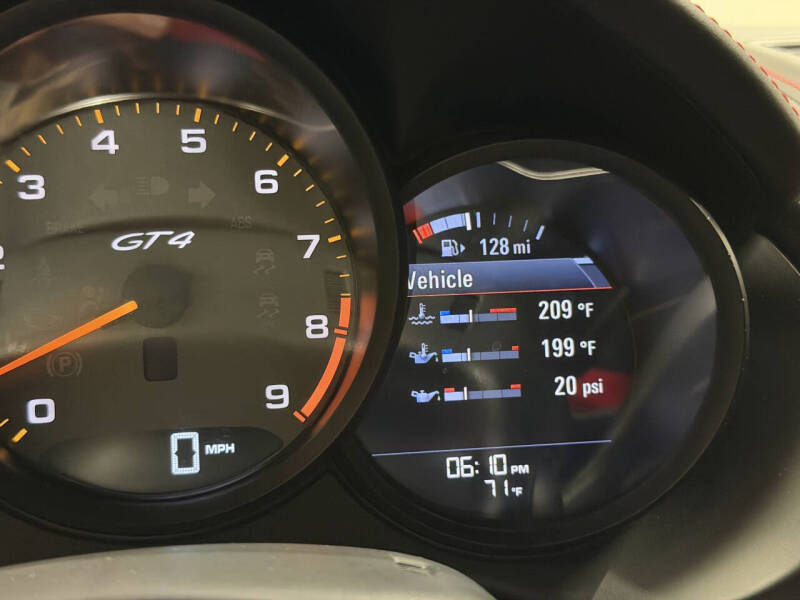 2016 Porsche Cayman GT4