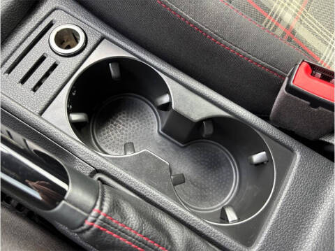 2017 Volkswagen Golf GTI S