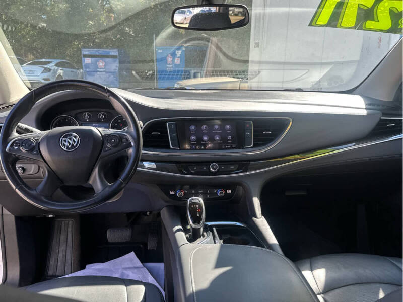 2020 Buick Enclave Essence