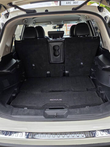 2017 Nissan Rogue SL