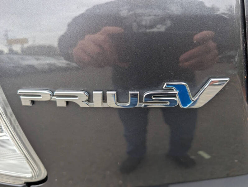 2012 Toyota Prius v Three