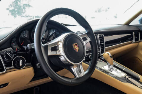 2016 Porsche Panamera Edition