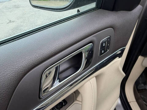 2016 Lincoln MKS