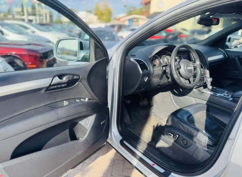 2015 Audi Q7 3.0T quattro S line Prestige