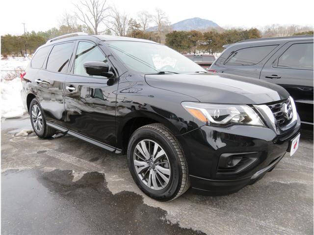 2020 Nissan Pathfinder S