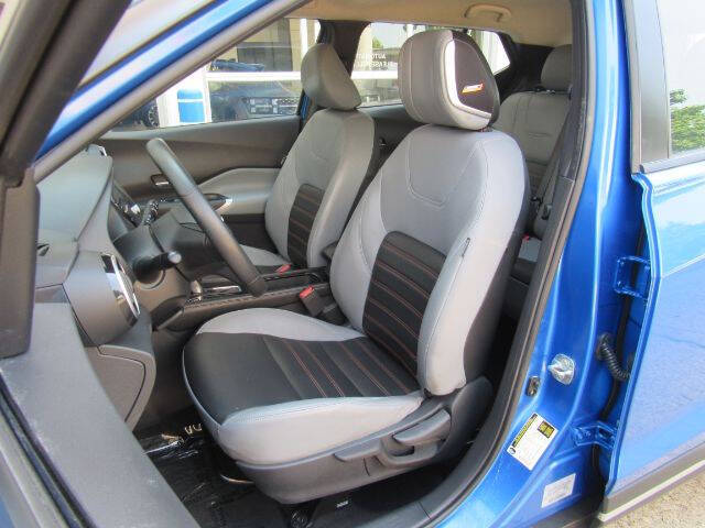 2024 Nissan Kicks SR