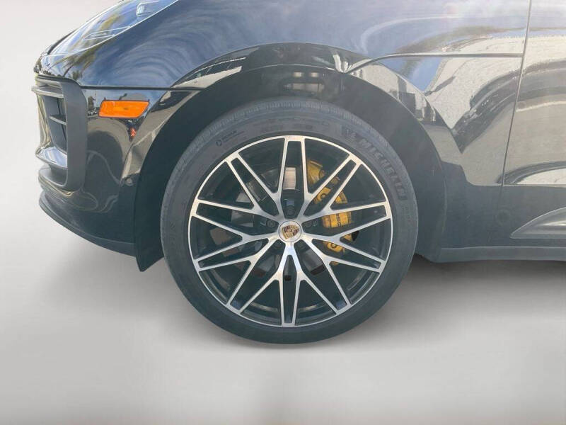 2023 Porsche Macan T