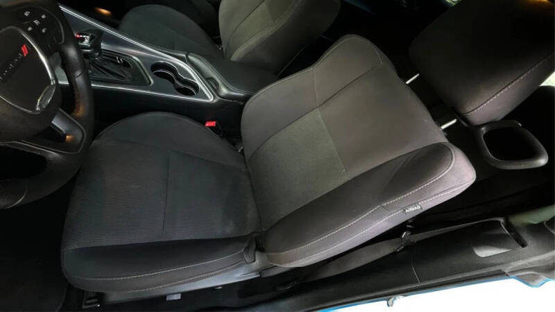 2015 Dodge Challenger R/T Shaker