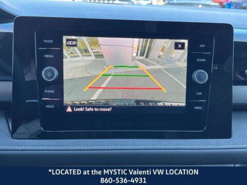 2025 Volkswagen Taos SE Black 4Motion