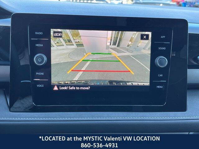 2025 Volkswagen Taos SE Black 4Motion