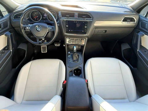 2020 Volkswagen Tiguan SE R-Line Black