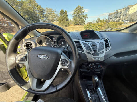 2011 Ford Fiesta SES