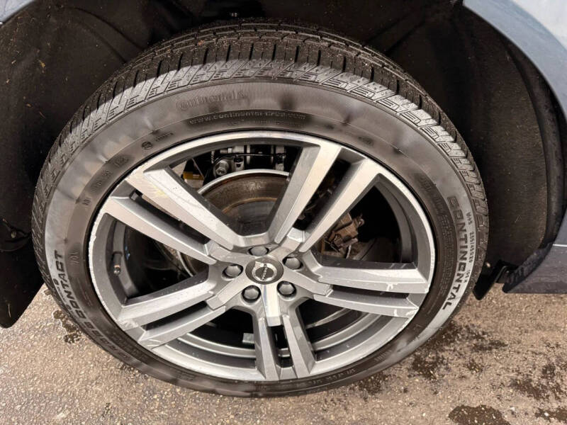 2020 Volvo XC60 T5 Momentum